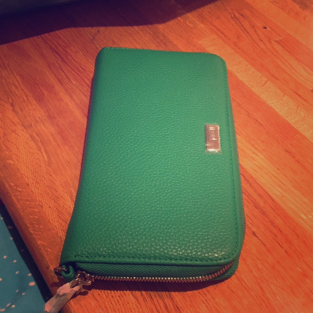 New Green Wallet